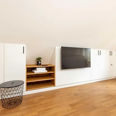 דירה Katlov Homes