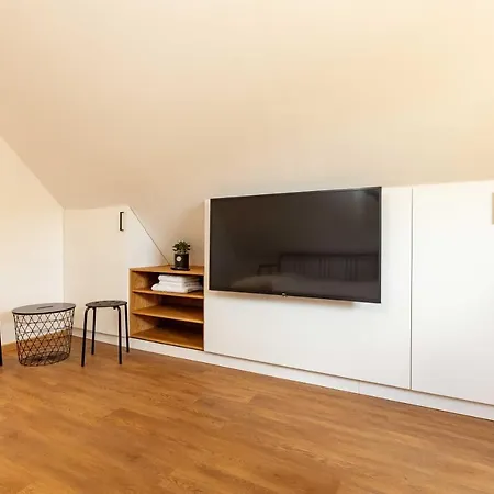 דירה Katlov Homes